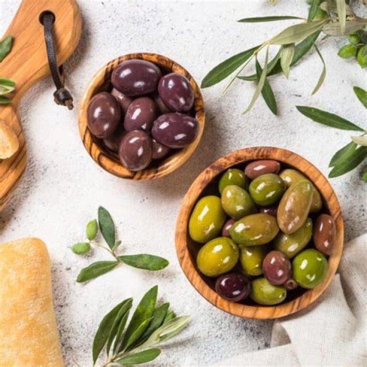 Are olives low carb?