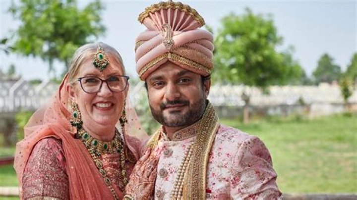 Are Sumit and Jenny married 2021?