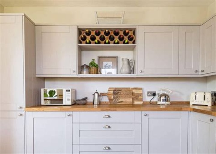 Are Wren Kitchens better than Howdens?