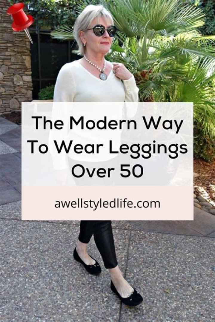 Can 60 year olds wear leggings?