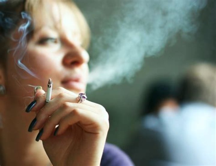 Can cigarette smoke go through floors?