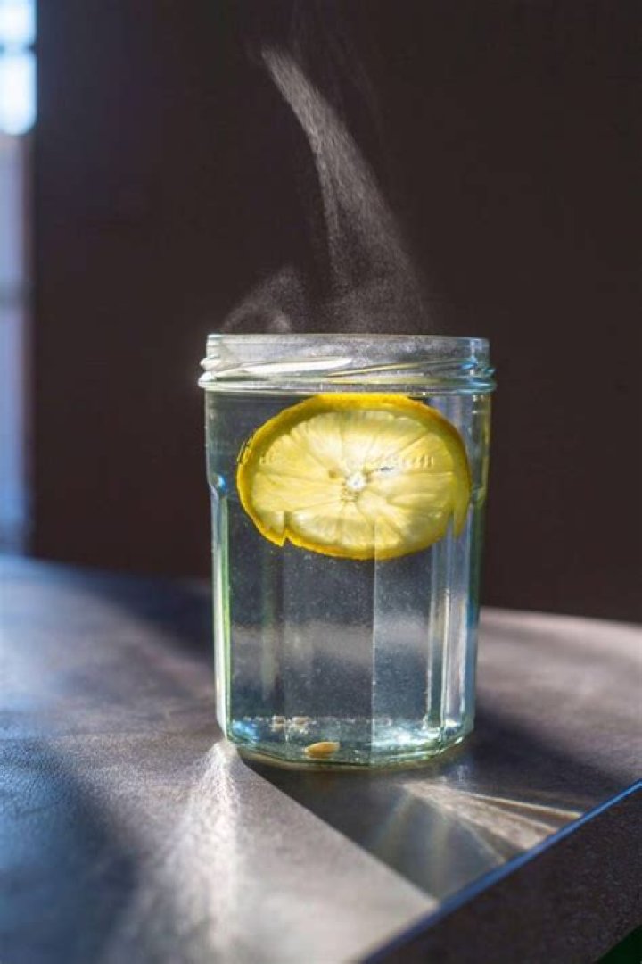 Can drinking hot water reduce weight?