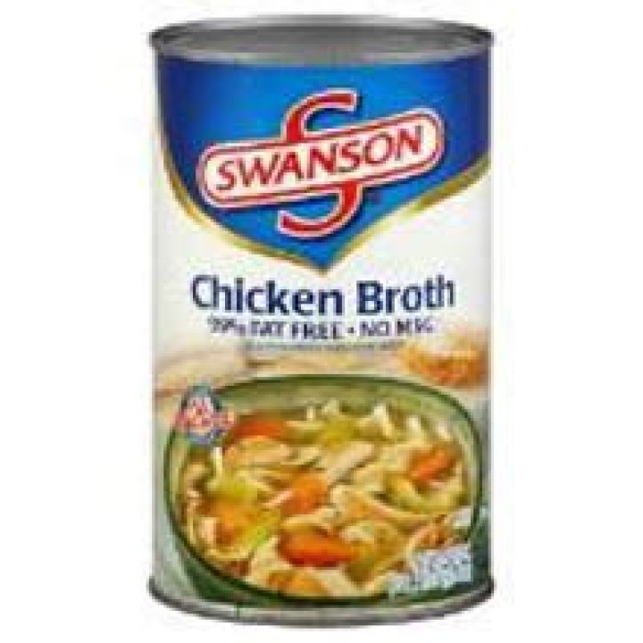 Can I give my cat chicken broth?