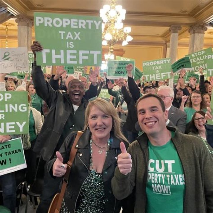 Can I move to LA with no money?