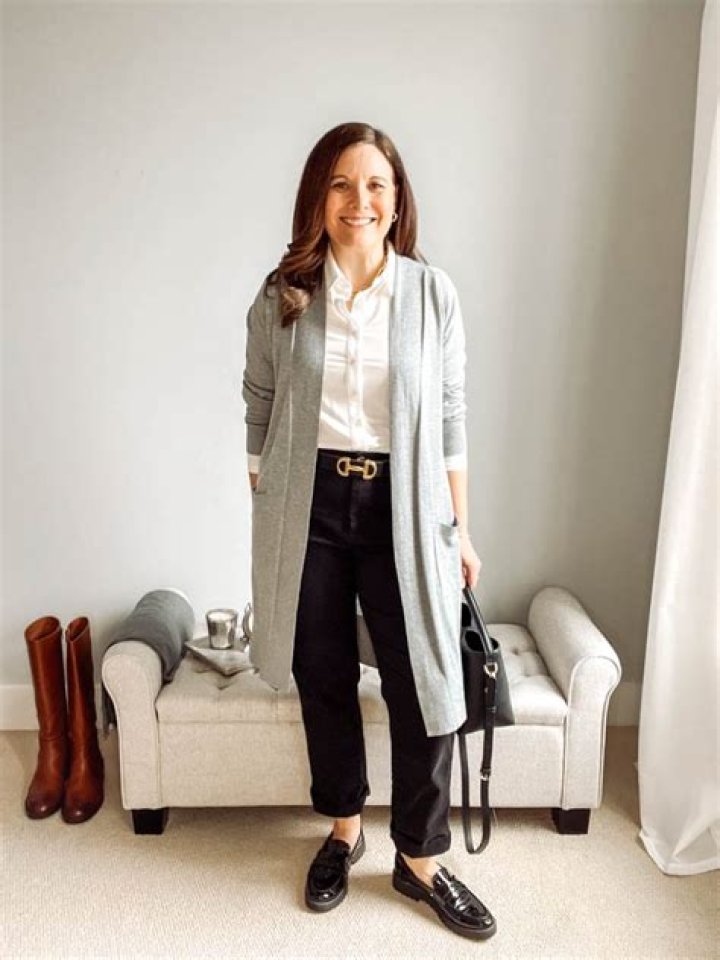 Can I wear a long cardigan to work?