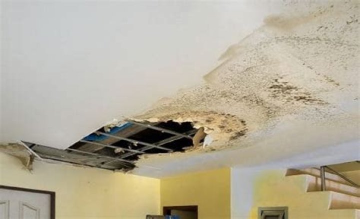 Can water damage resin?