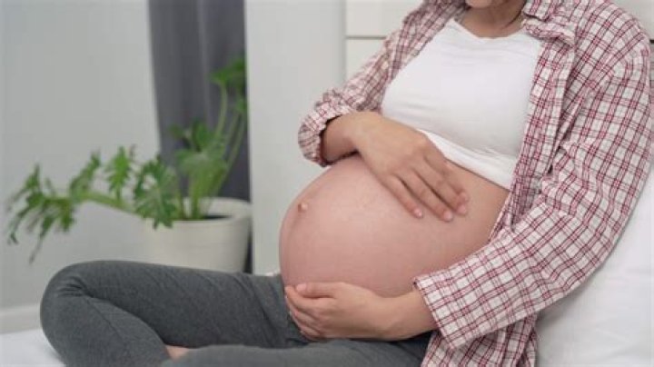 Can you poke your belly while pregnant?
