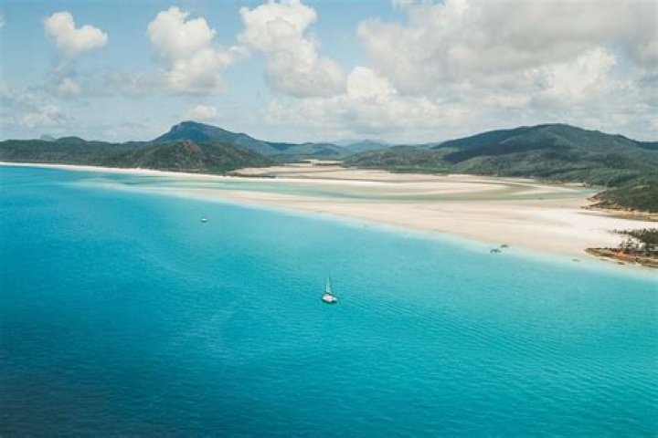 Can you snorkel at Whitehaven Beach?