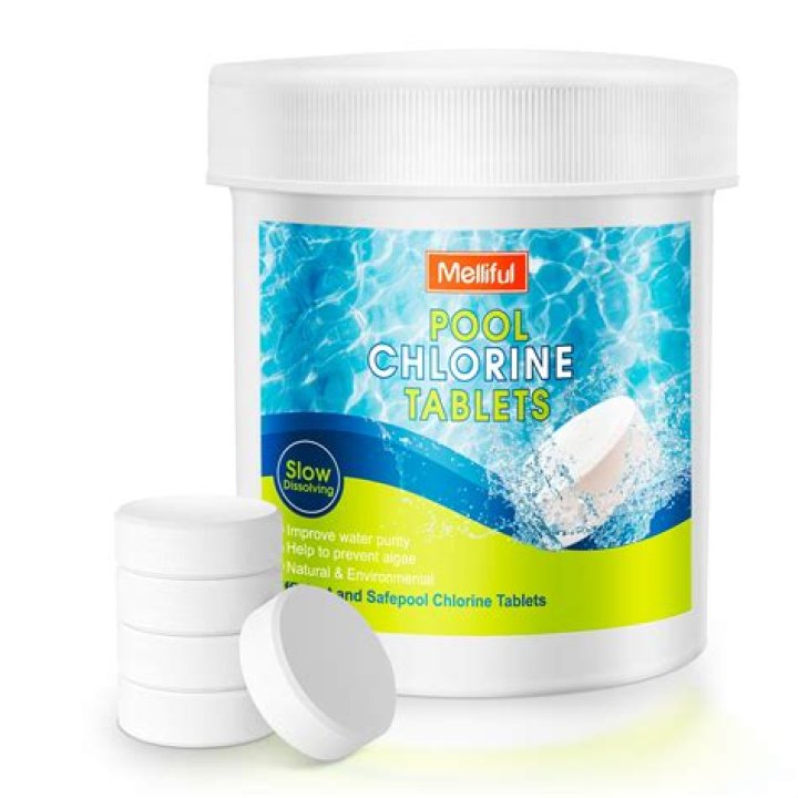 Can you swim while chlorine tablets in pool?