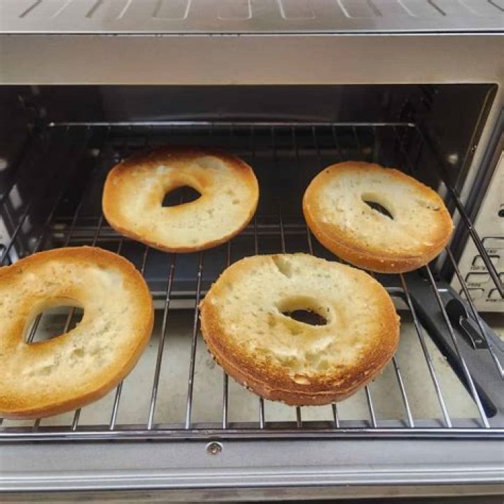 Can you toast a bagel in an air fryer?