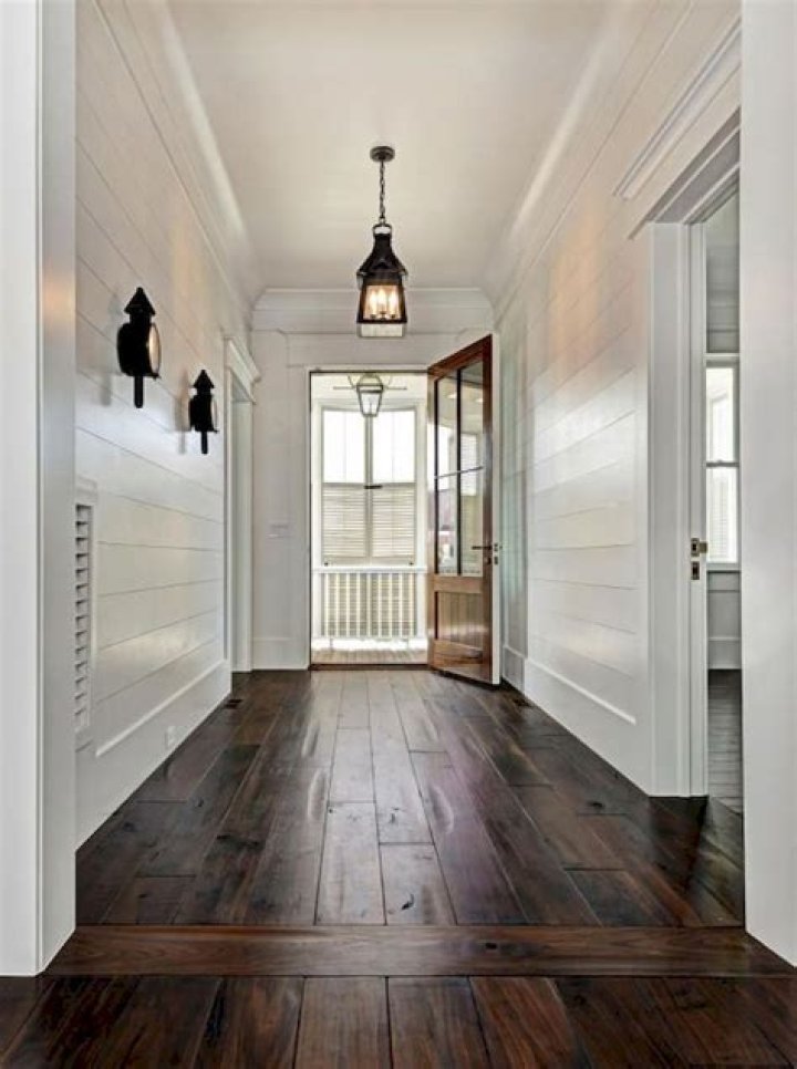 Do dark wood floors make room small?