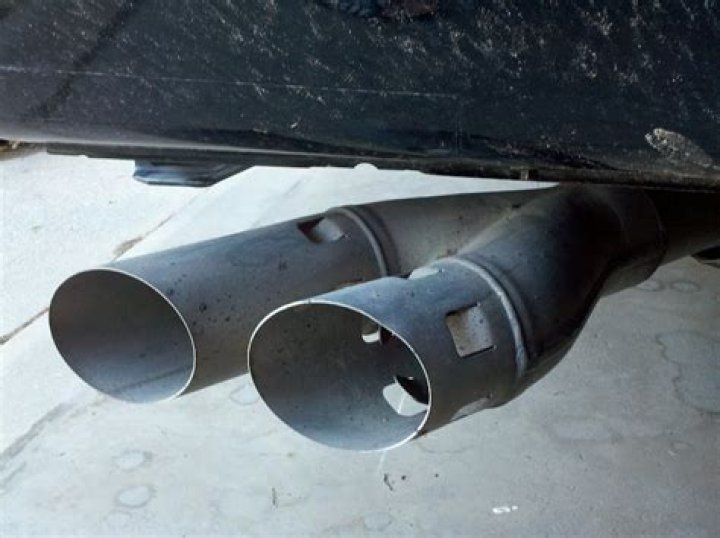 Do exhaust tips make diesel louder?