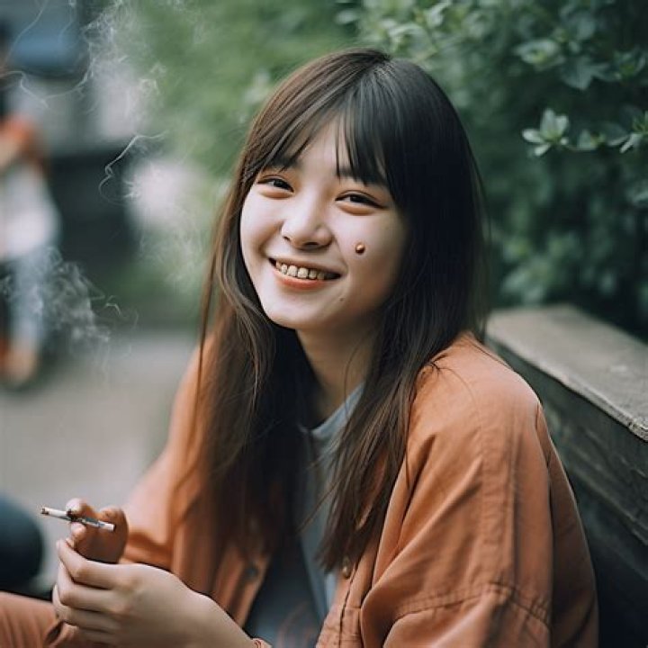 Do girls in Japan smoke?