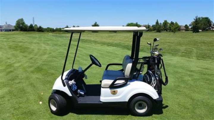 Do golf carts damage the course?