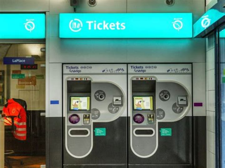 Do metro tickets work on RER?
