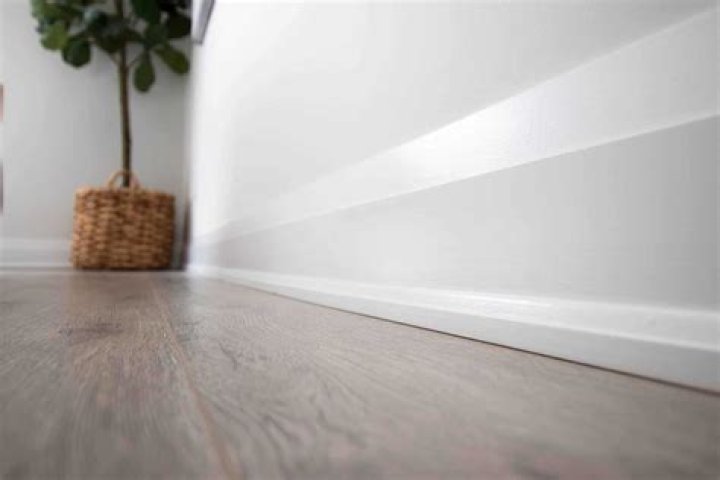 Do modern houses have baseboards?