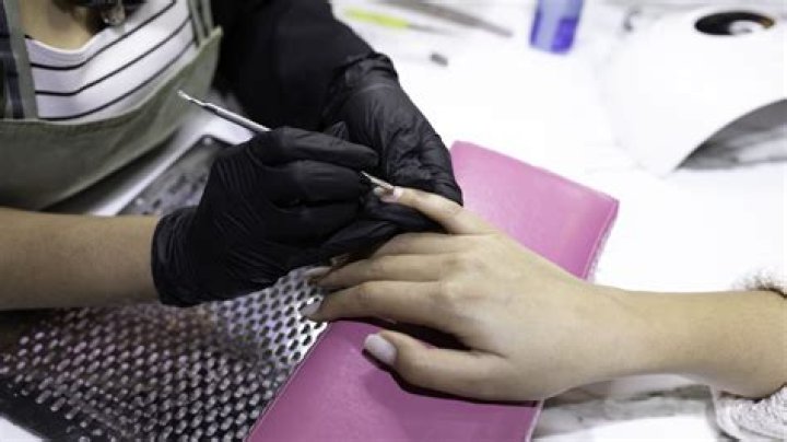 Do nail technicians make good money?
