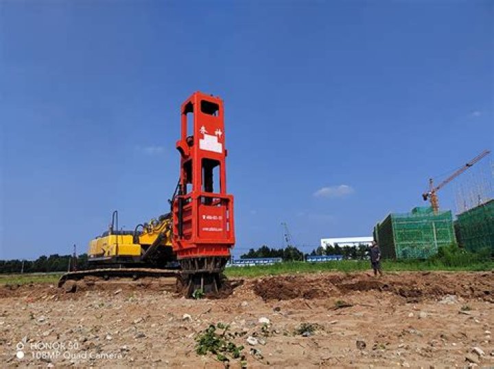 Does rain help compact soil?