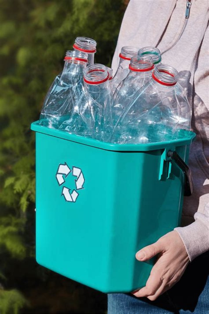 How can glass waste be reused?