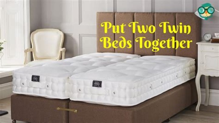 How do you put two duvets together?
