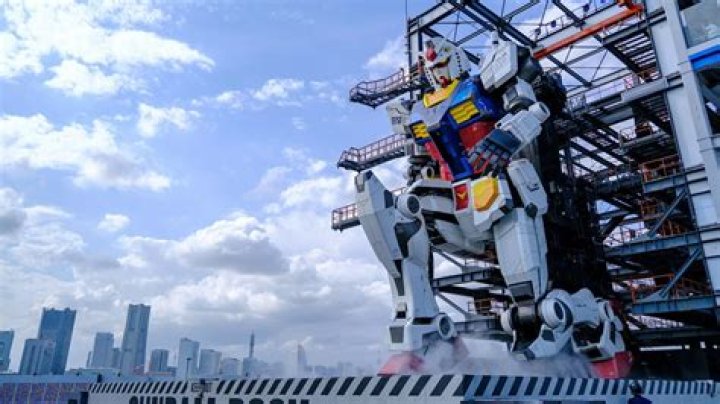How high is the Gundam robot?
