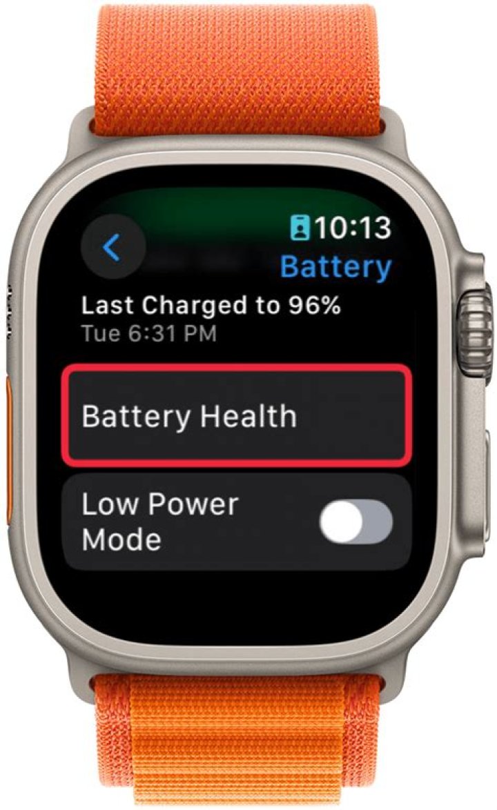How long does an Apple Watch battery last before replacement?