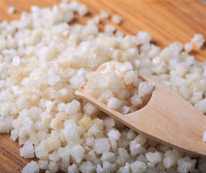 How much Epsom salt do you put on hydrangeas?