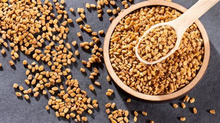 How much fenugreek should a man take daily?