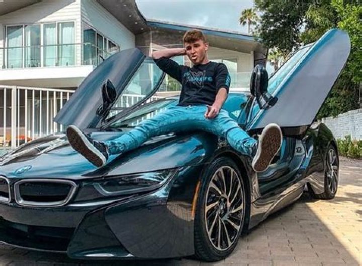 How old is caylus in 2021?