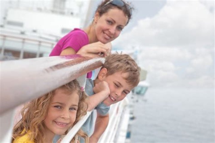 Is it safe to travel to Greece right now with coronavirus?