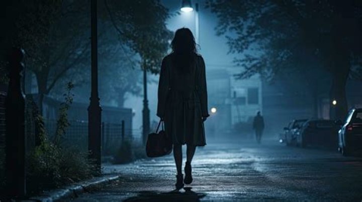 Is it safe to walk alone at night in Dublin?