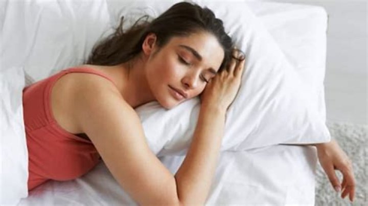 Is linen hot to sleep on?