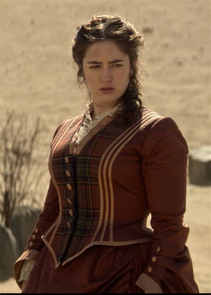 Is Nina from Six of Crows plus size?