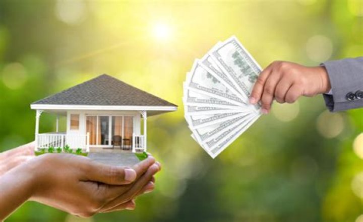 Is offering cash on a house better?