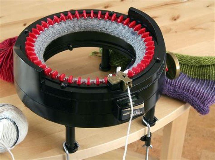 Is there a machine that crochets?