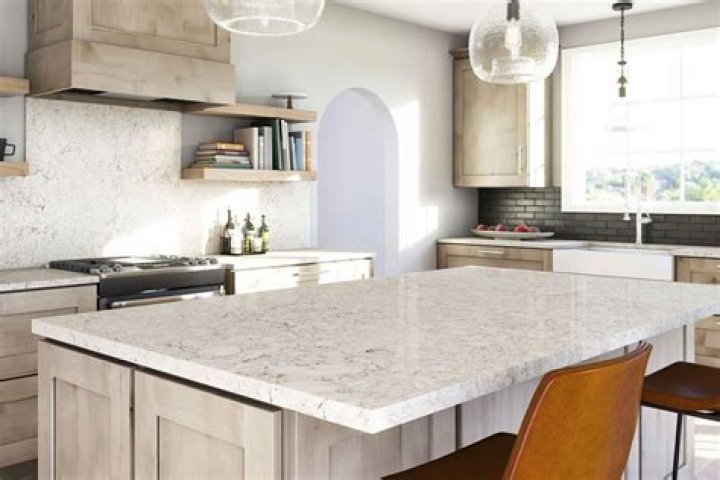 Is there a polish for quartz countertops?