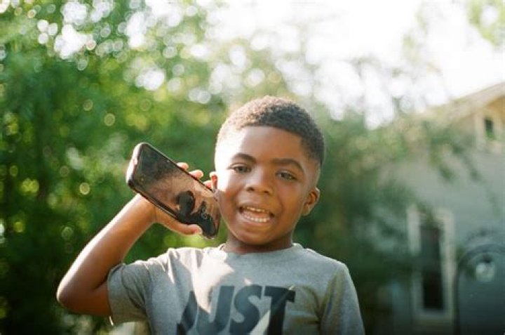 Should a 5 year old have a phone?