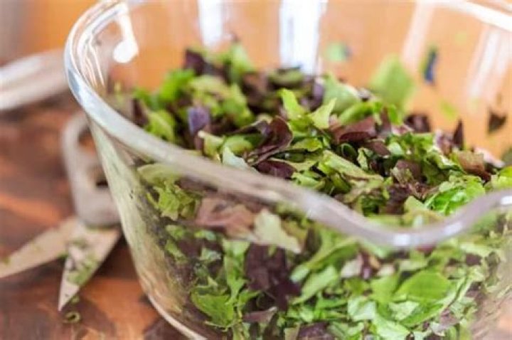 Should bagged salad be washed?