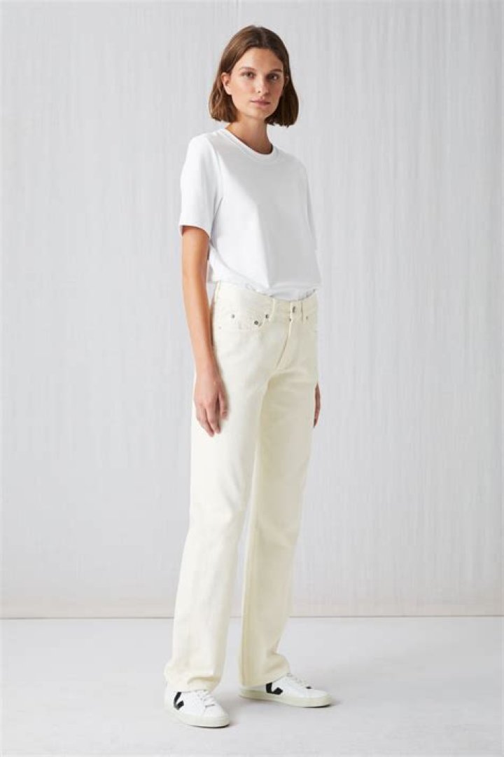 What are ecru jeans?