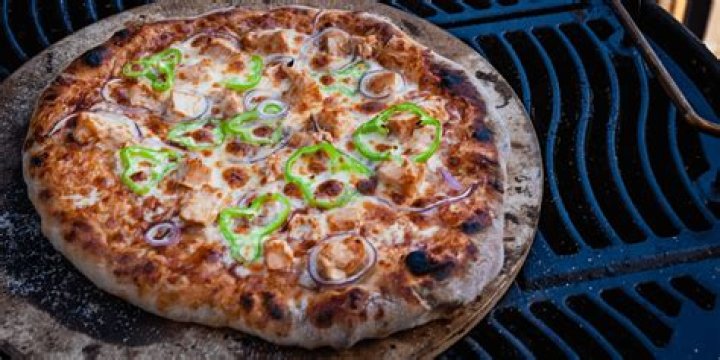 What can I use instead of bread on a pizza stone?