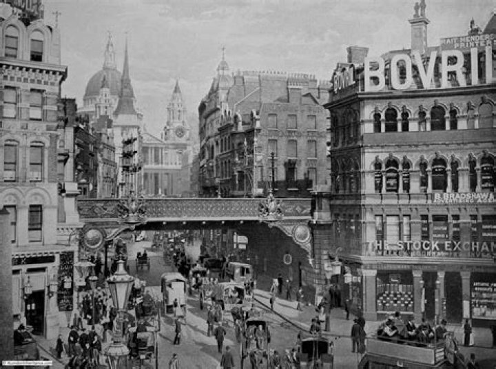 What did London smell like in the 1800s?