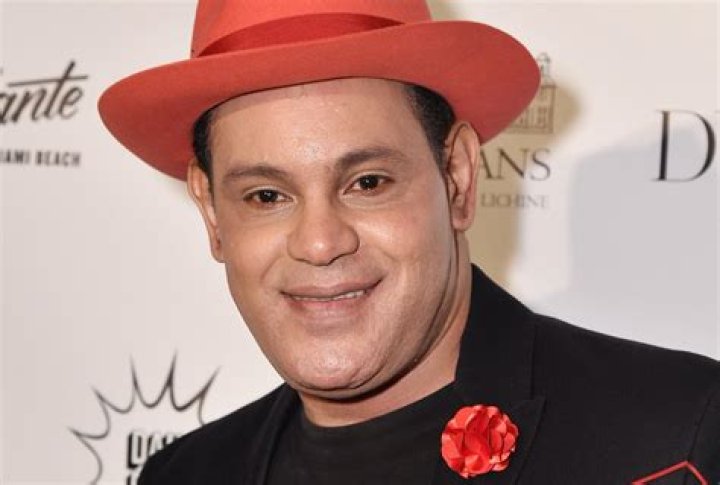 What happened to Sammy Sosa's skin?