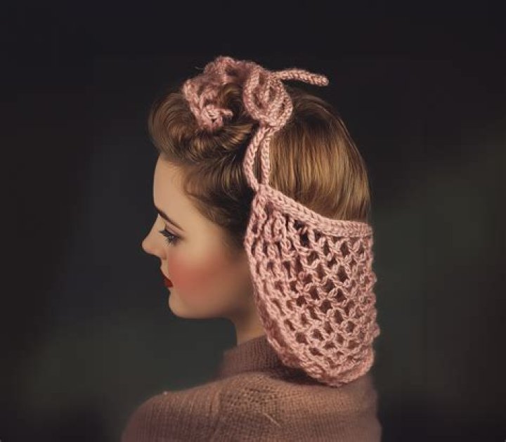 What is a hair snood?