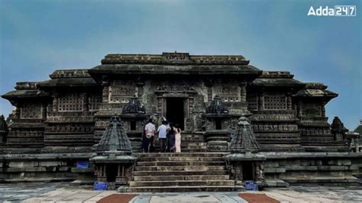 What is the old name of Calcutta?