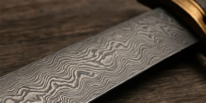 What is the powder used in Damascus steel?