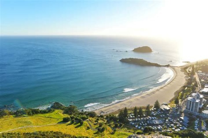 What is the warmest place in New Zealand?