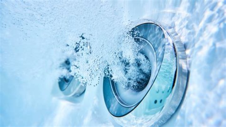 What keeps hot tub water clear?