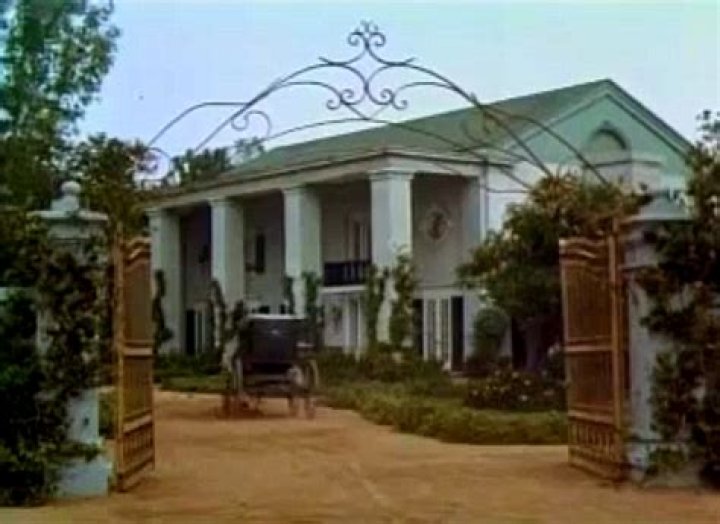 What mansion was used on The Big Valley?