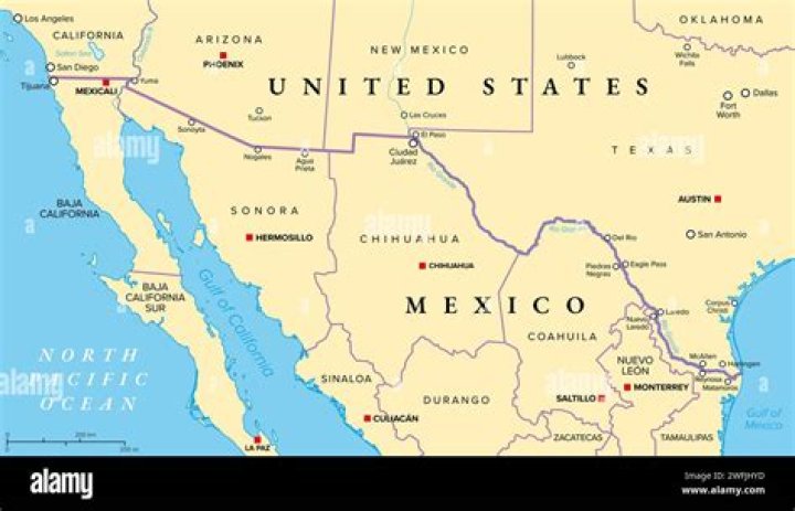 What two rivers served as boundaries between the U.S. and Mexico?
