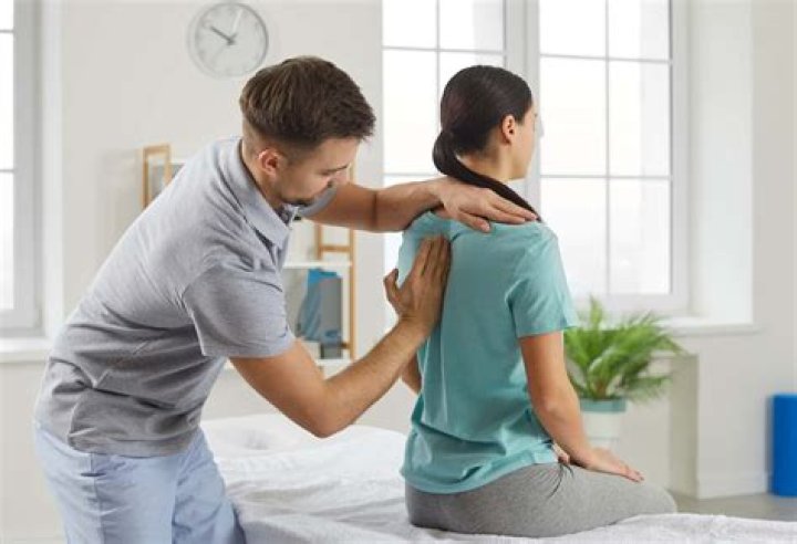 When should you go to the hospital for pelvic pain?